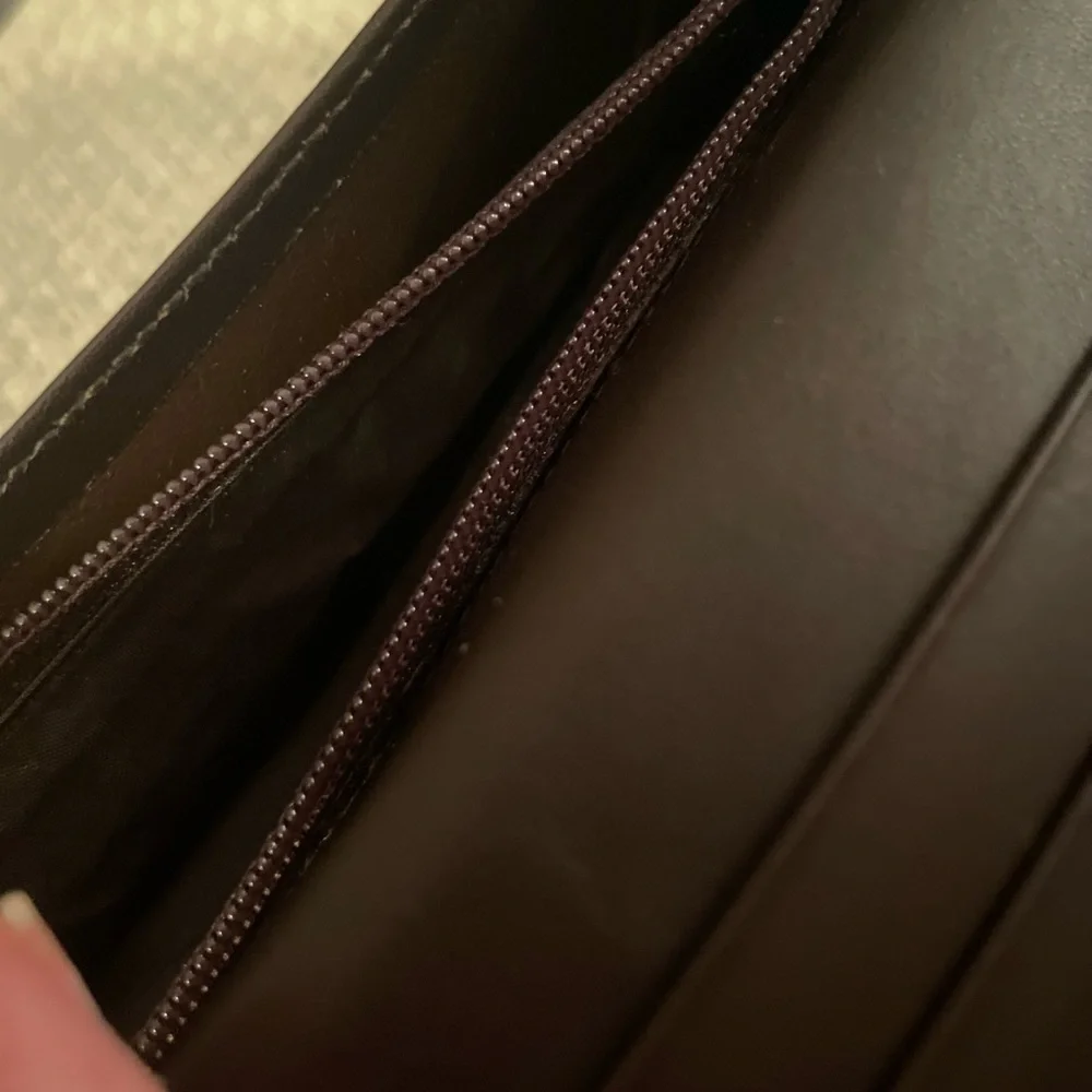 Vintage Gucci Long Leather Wallet - Picture 15 of 15